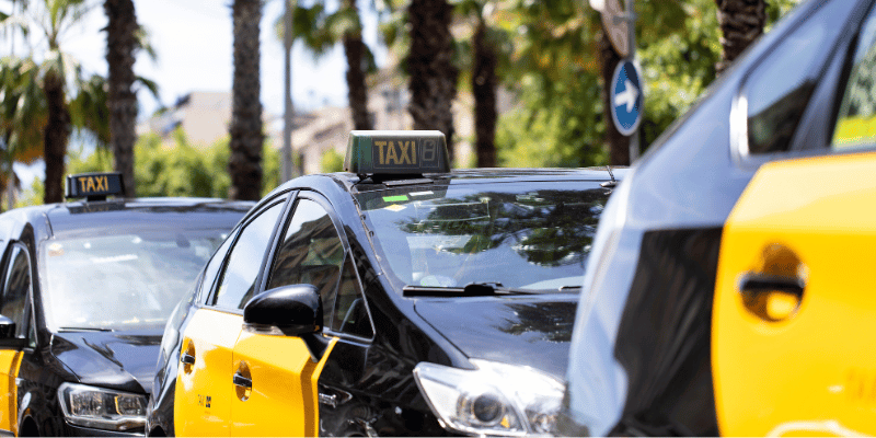 ? Taxi 6 Plazas Barcelona ▷ Más espacio para tu viaje