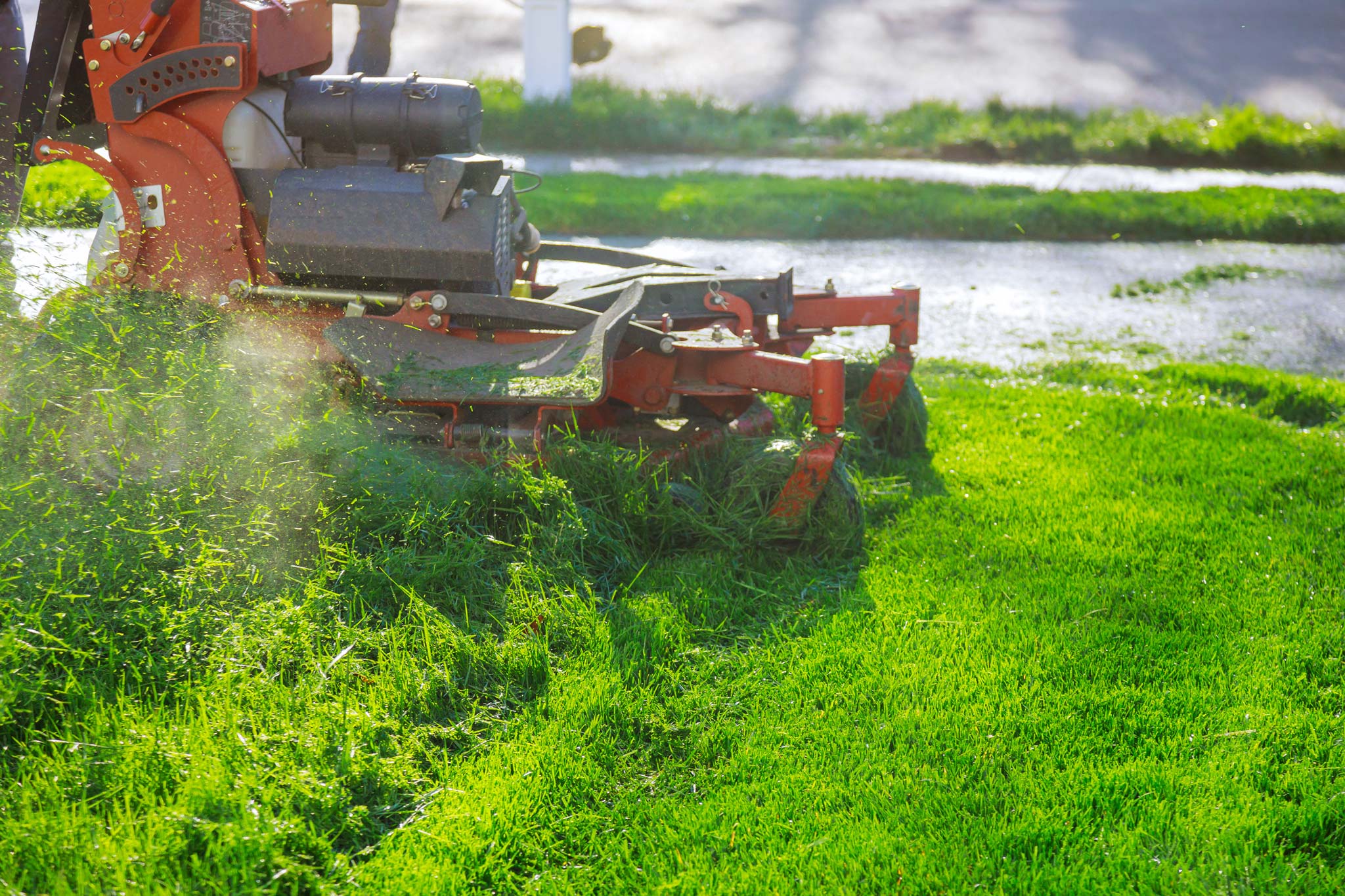 5 Benefits of Hiring a Lawn Care Service for Your Lawn Mowing Needs - Busy Bee Lawn Care & Sprinkler Repair